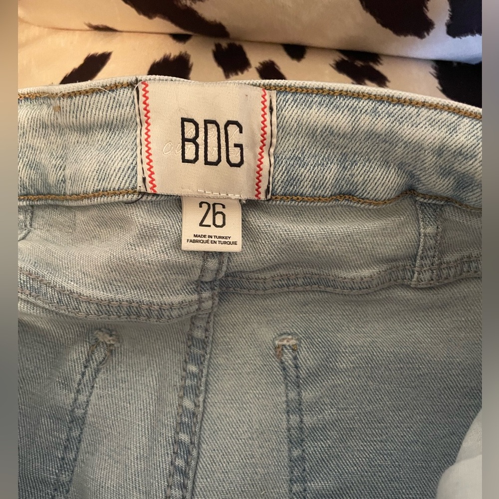 BDG by Urban Outfitters- slit ankle jeans - size 26